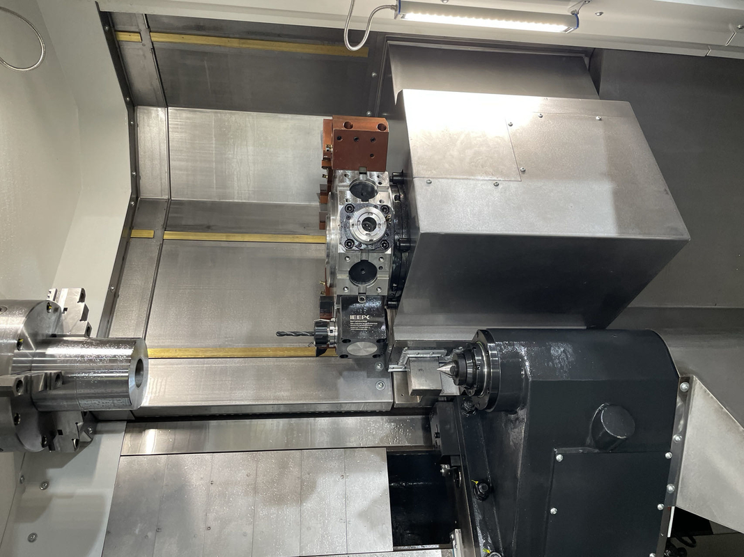 Grote CNC draaibank HTC40P Schuifgids Rail Fanuc draaibank 12 Station Turret Slant Bed CNC draaibank