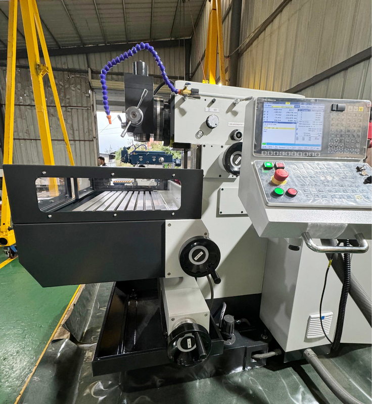 4 axis verticale CNC freesmachine XKH8140A Kleine vormverwerking CNC handmatige universele gereedschap freesmachine