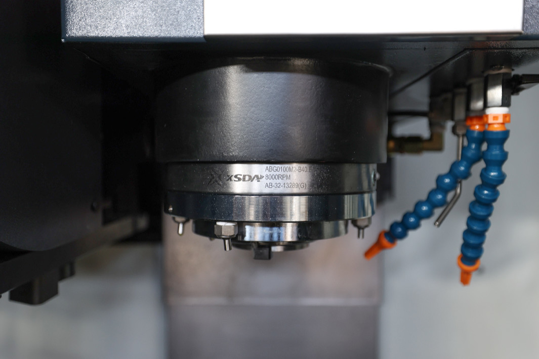 4 As 3 As Verticaal Bewerkingscentrum SV960L Tafelgrootte 1100*550mm Verticaal Fresscentrum