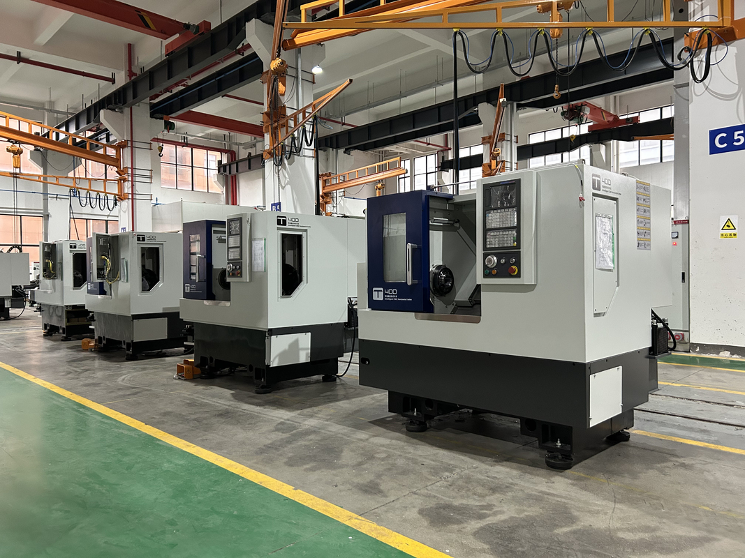 CNC automatische draaibank T400 High Rigidity Linear Guide Rails Servo Turret GSK Metalen CNC Slant Bed Draaibank