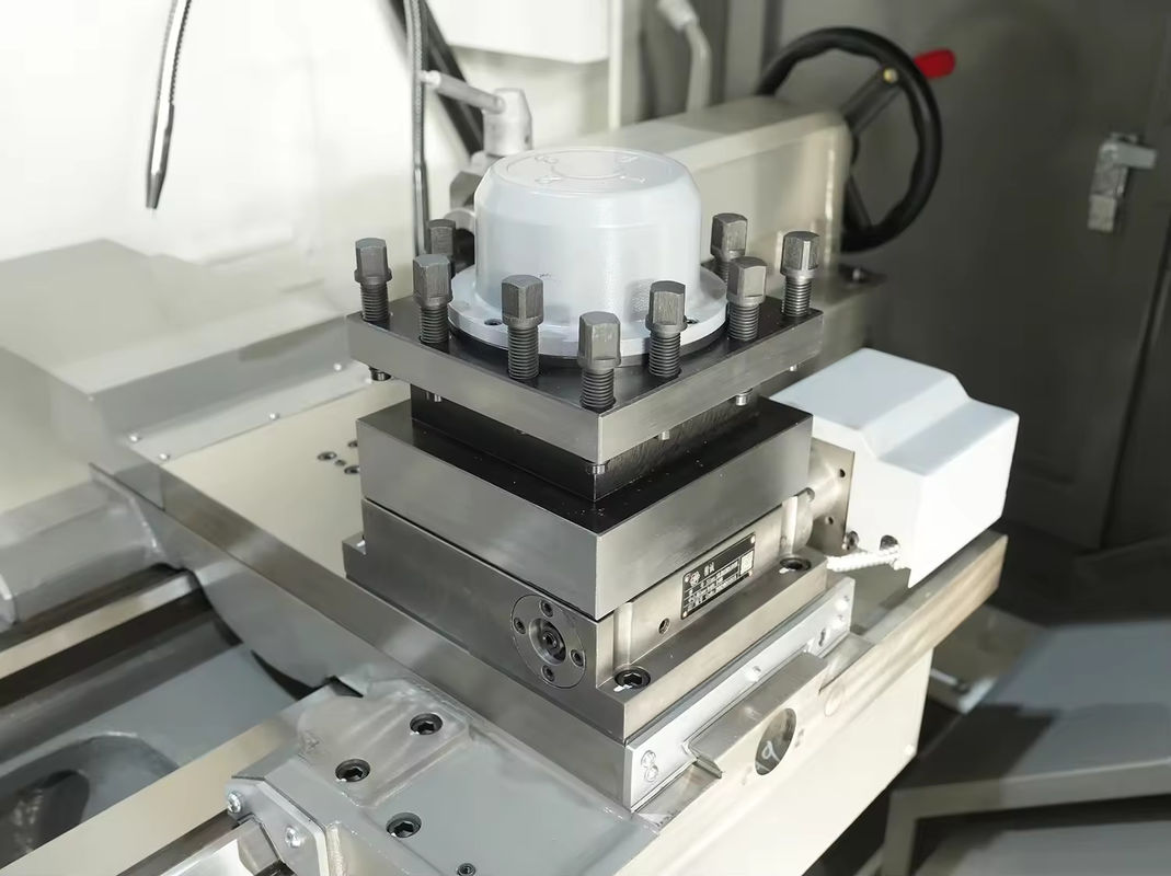 CNC draaibank CAK63285 Plat bed CNC draaibank 4 stations torent met servomotor