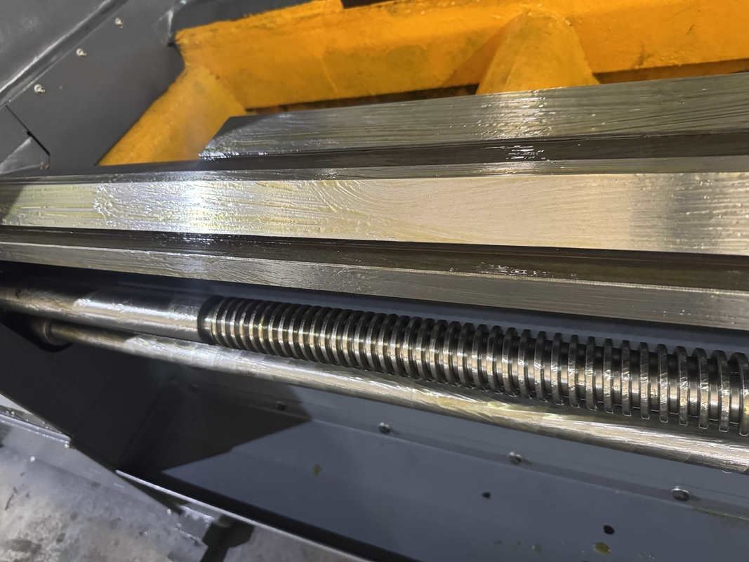 CW6180F Zware Horizontale Conventionele Draaibank Hoge stijfheid Geleiderail Breedte 600mm Vloer Handmatige Draaibank
