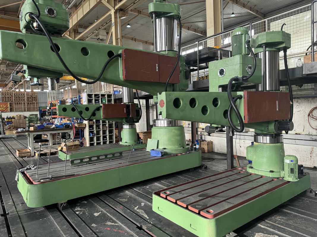 Heavy Duty Radial Drill 100mm Max Drilling 360° Rotatie Z30100 Radial Arm Drill Press voor metaalbewerking