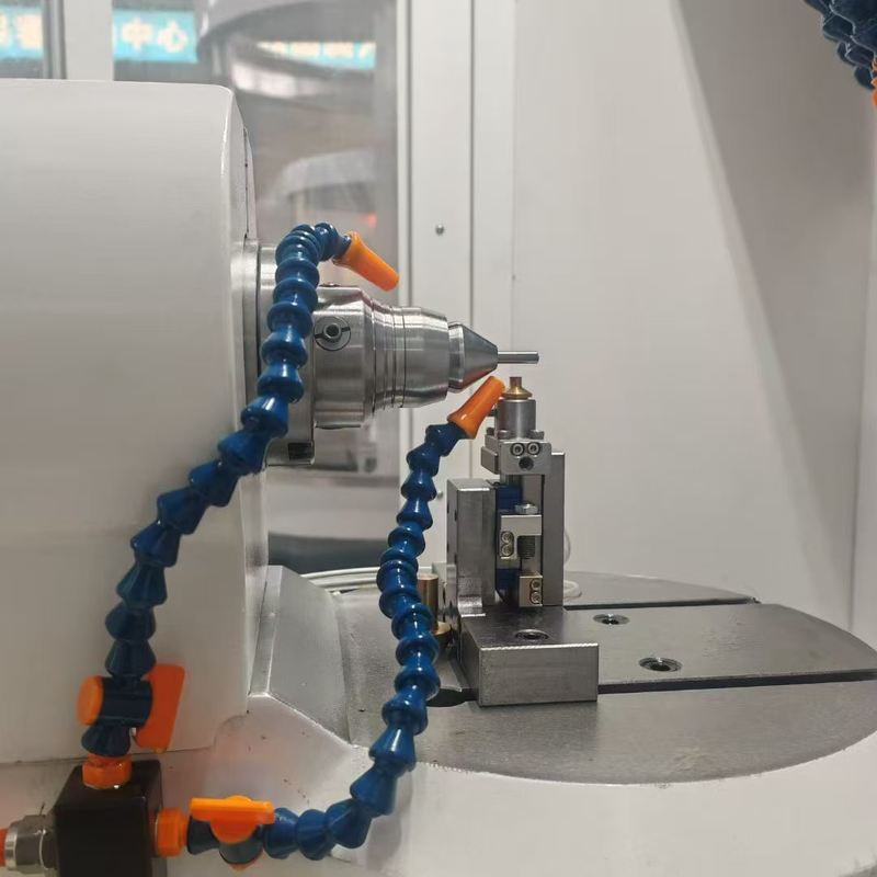 Hoogprecisie CNC 5-assige gereedschapsslijpmachine MG80 5-assige gereedschapsslijpmachine