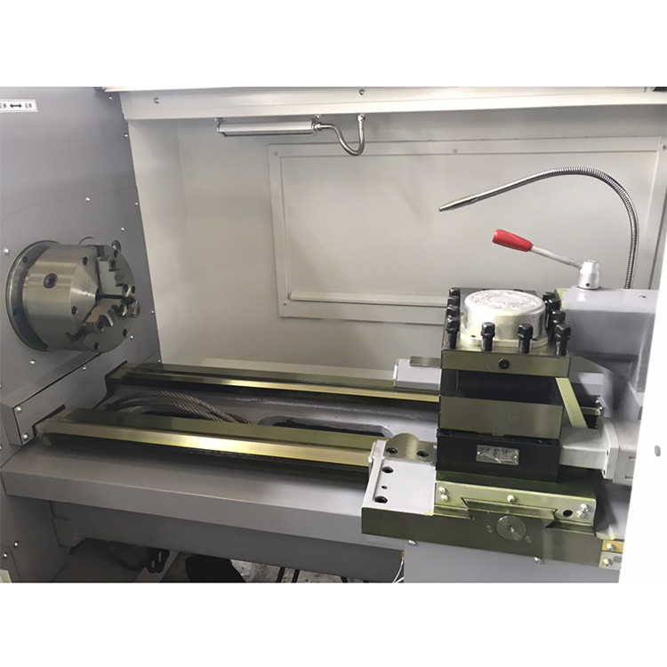 CNC draaibank CAK6385 Servomotor 4 stations Torret Metalen CNC draaibank