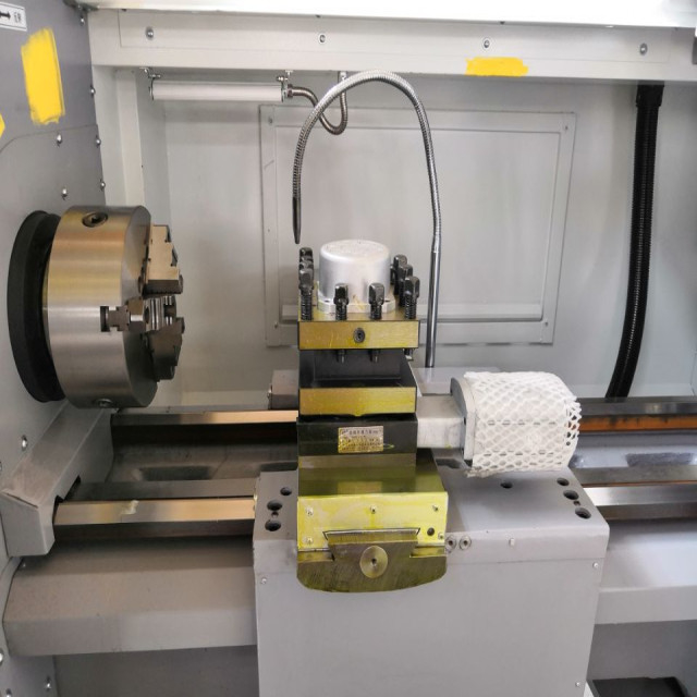 CNC draaibank CAK6385 Servomotor 4 stations Torret Metalen CNC draaibank