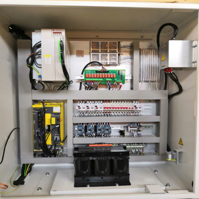 CNC draaibank CAK63285 Plat bed CNC draaibank 4 stations torent met servomotor